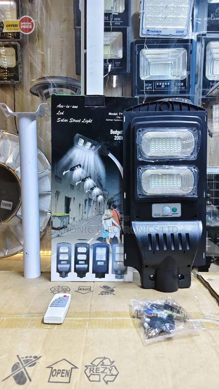 *200w Solar Street Light + Pole*