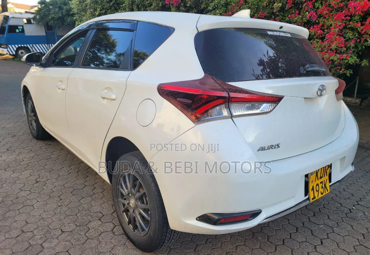 Toyota Auris 2017 White