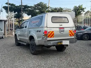 Toyota Hilux 2010 Silver