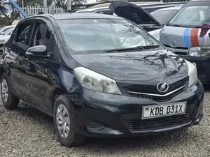 Toyota Vitz 1.3 AWD 3dr 2013 Black