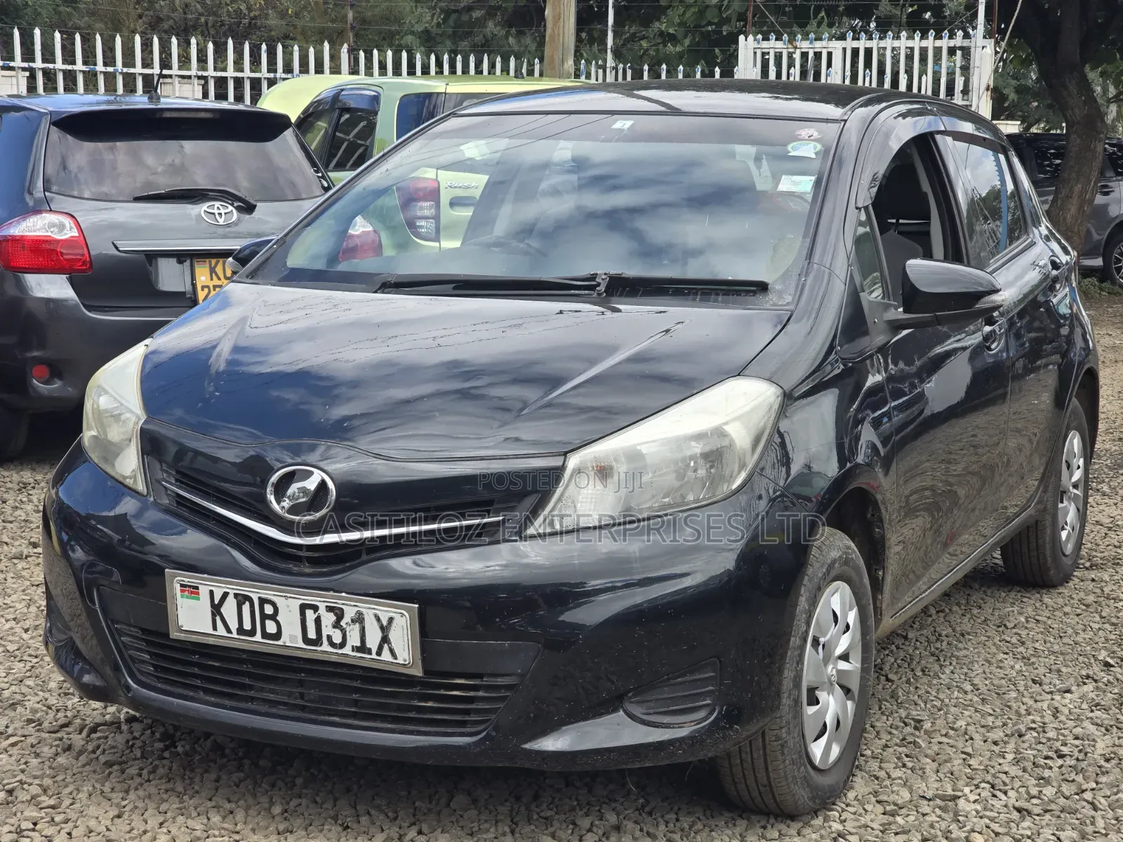 Toyota Vitz 1.3 AWD 3dr 2013 Black