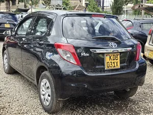 Toyota Vitz 1.3 AWD 3dr 2013 Black