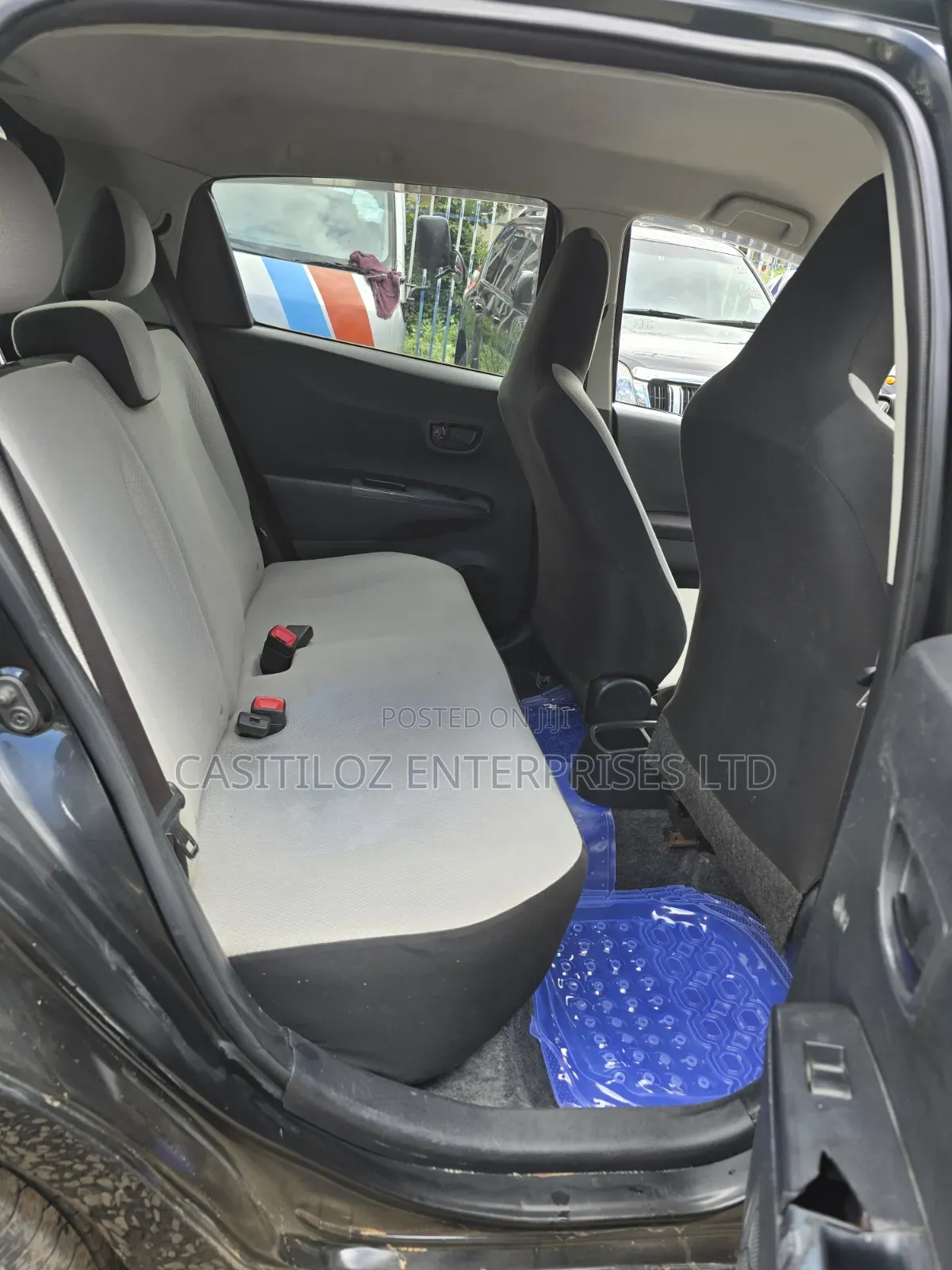 Toyota Vitz 1.3 AWD 3dr 2013 Black