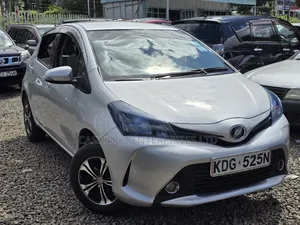 Toyota Vitz 1.3 AWD 3dr 2014 Silver