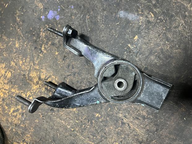 Noah /Voxy Gearbox Mounting - thumbnail 2