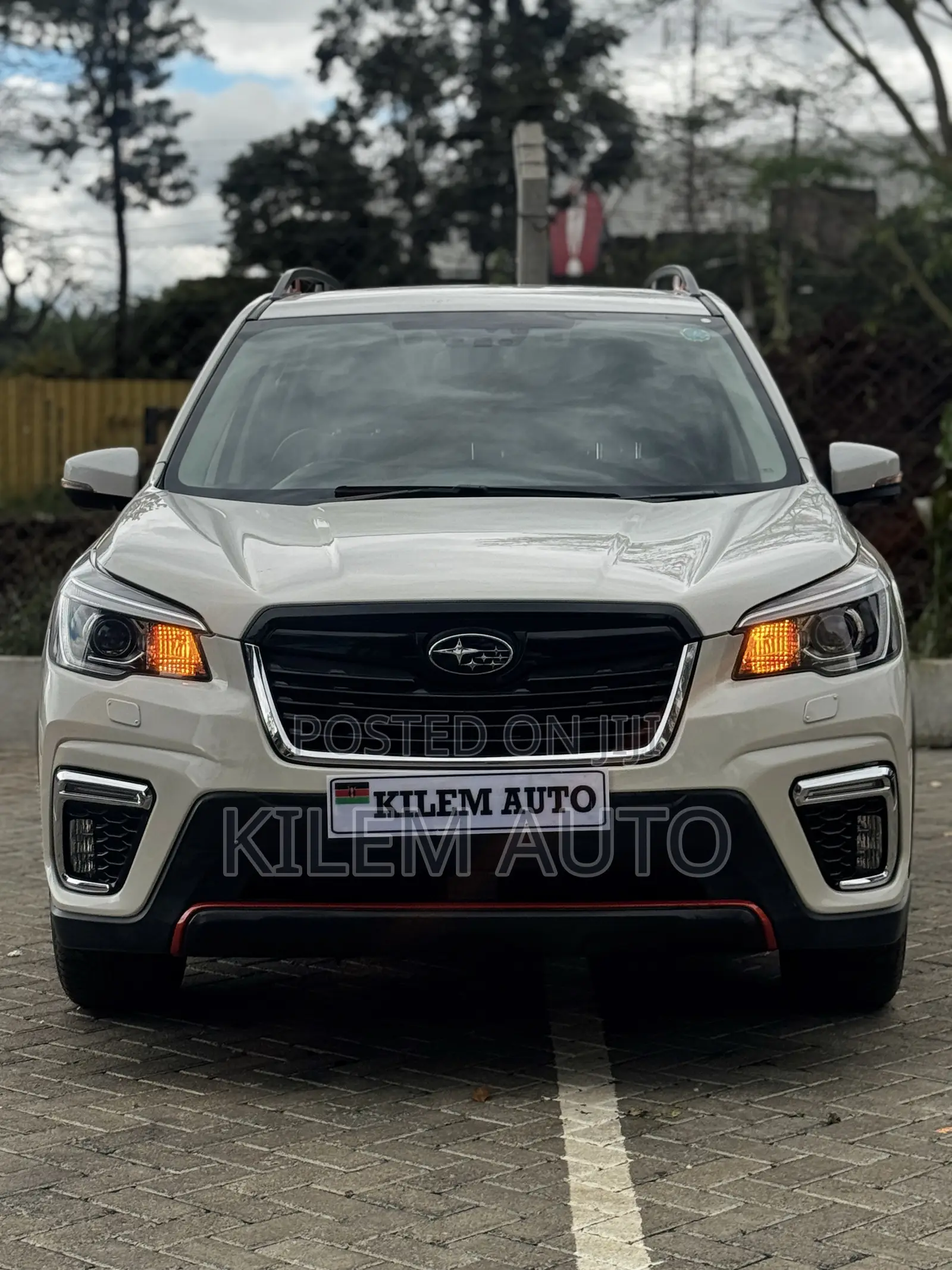 Subaru Forester Base AWD 2019 White