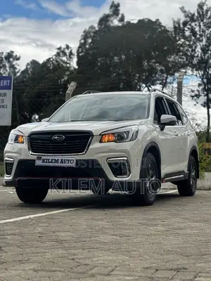 Subaru Forester Base AWD 2019 White