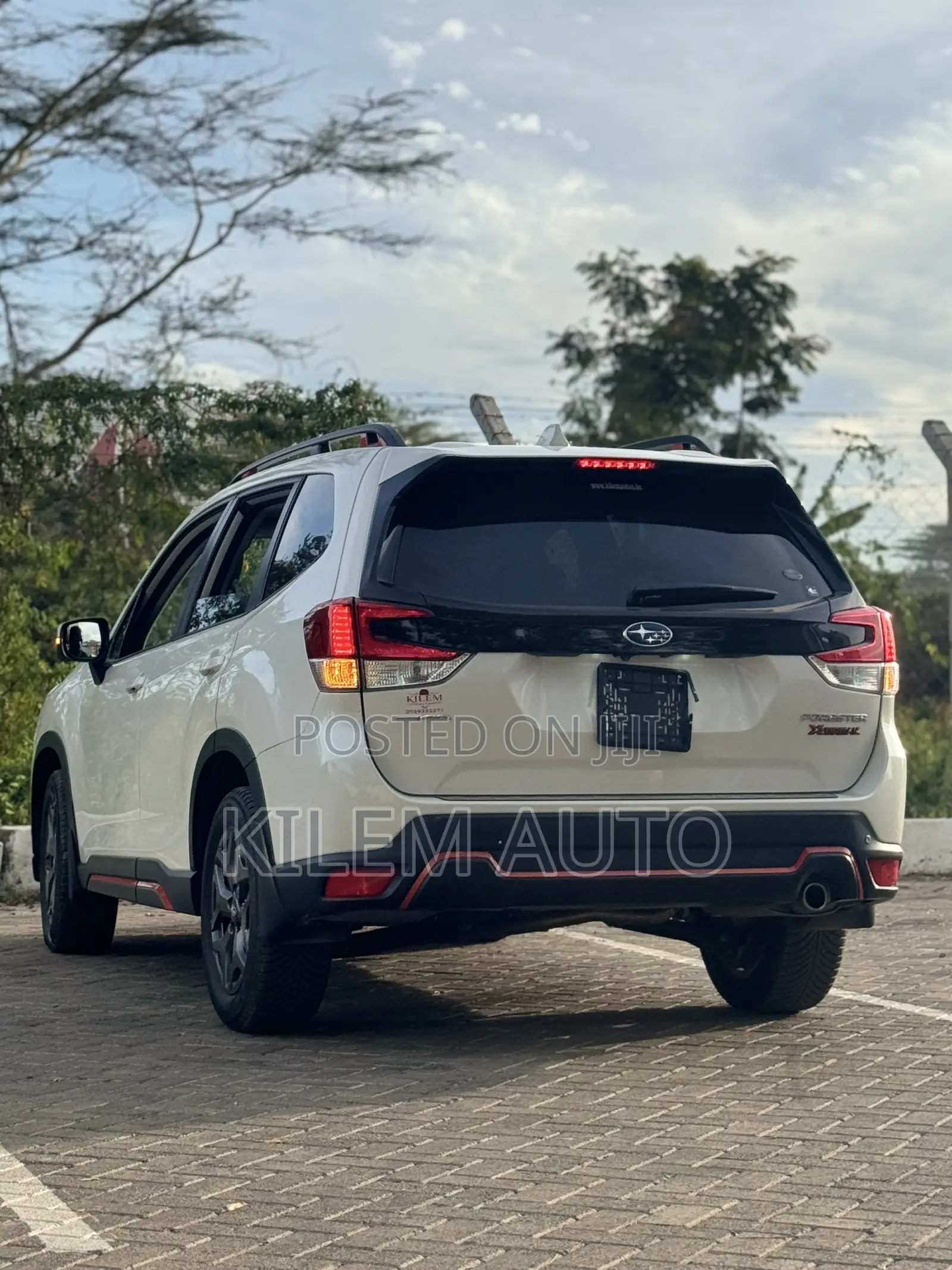 Subaru Forester Base AWD 2019 White