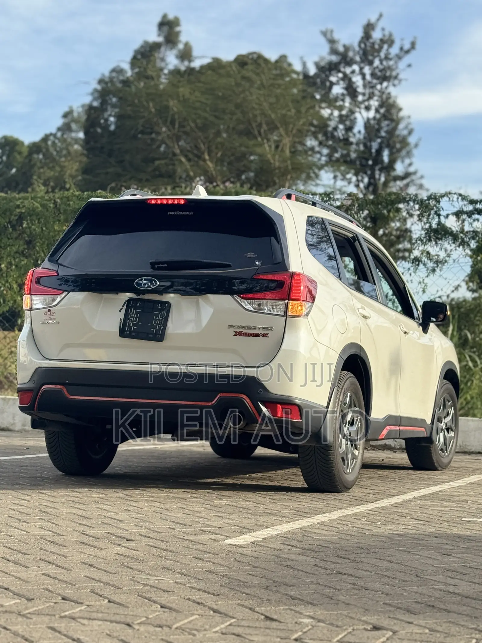 Subaru Forester Base AWD 2019 White