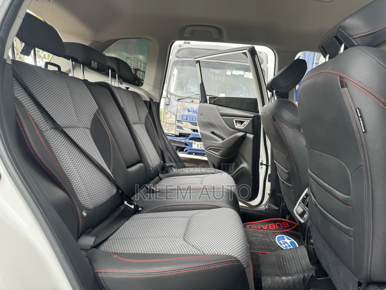 Subaru Forester Base AWD 2019 White