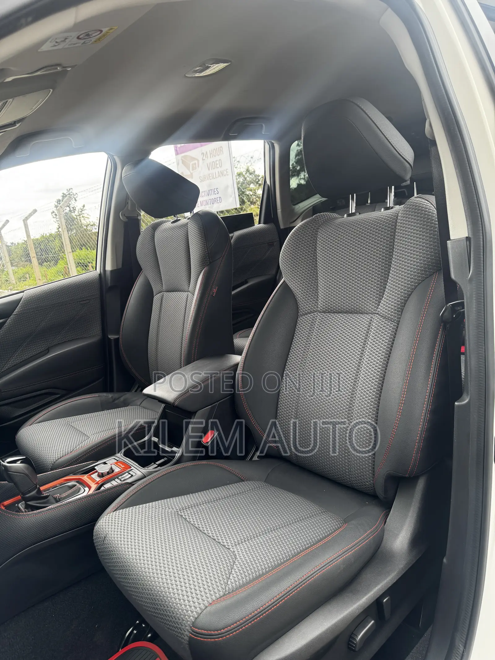 Subaru Forester Base AWD 2019 White