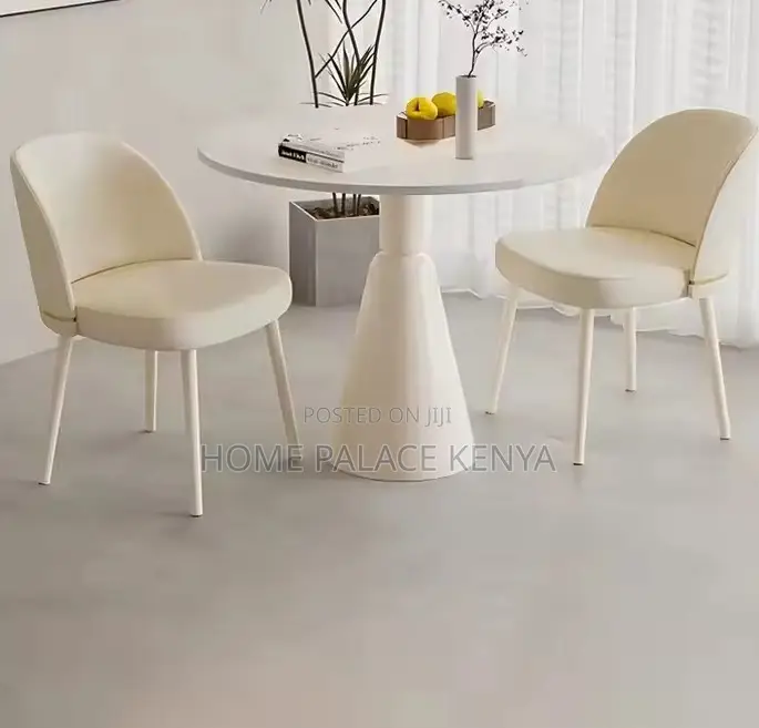 Round Table: Round Coworking Table With Pedestal Base