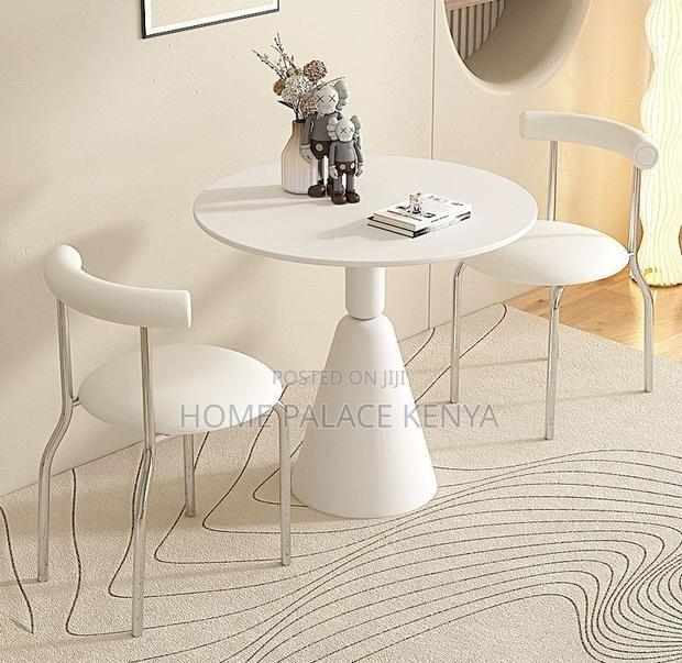 Round Table: Round Coworking Table With Pedestal Base - thumbnail 6