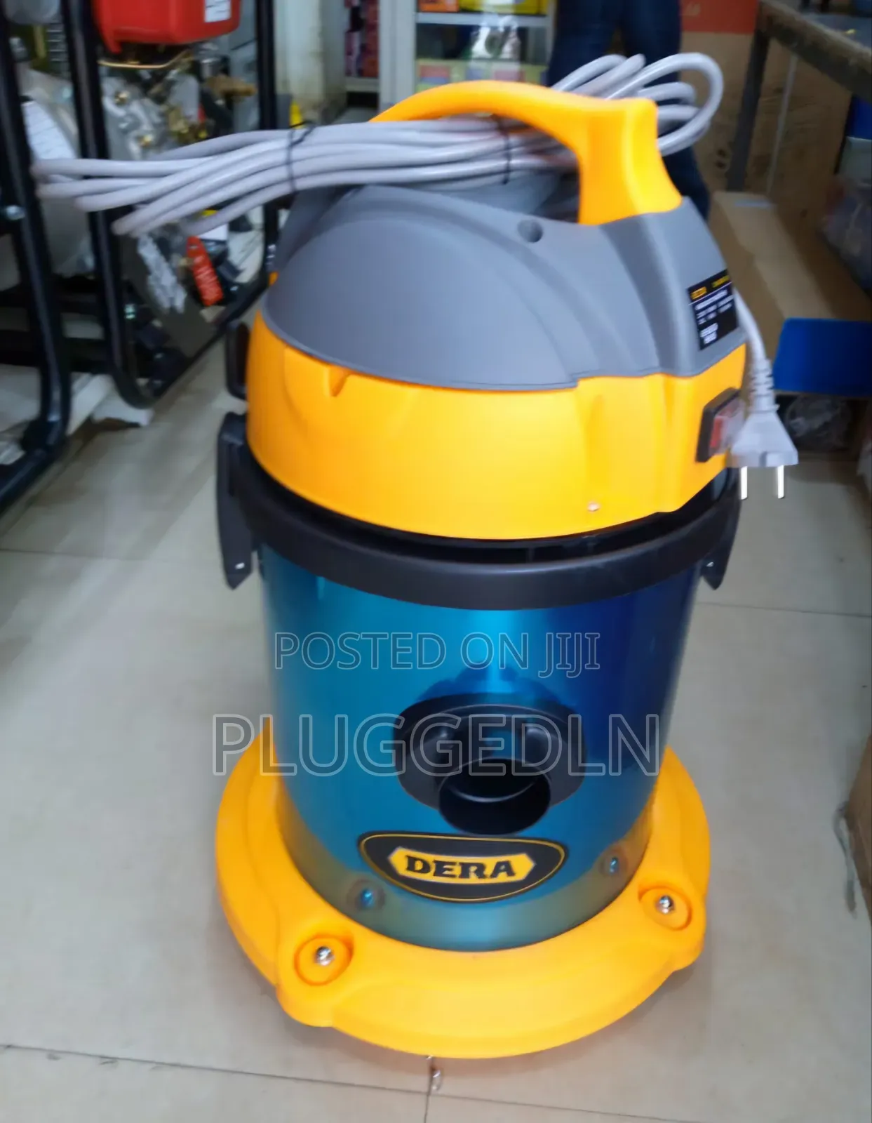 Dera 20 Liters Vacuum Cleaner