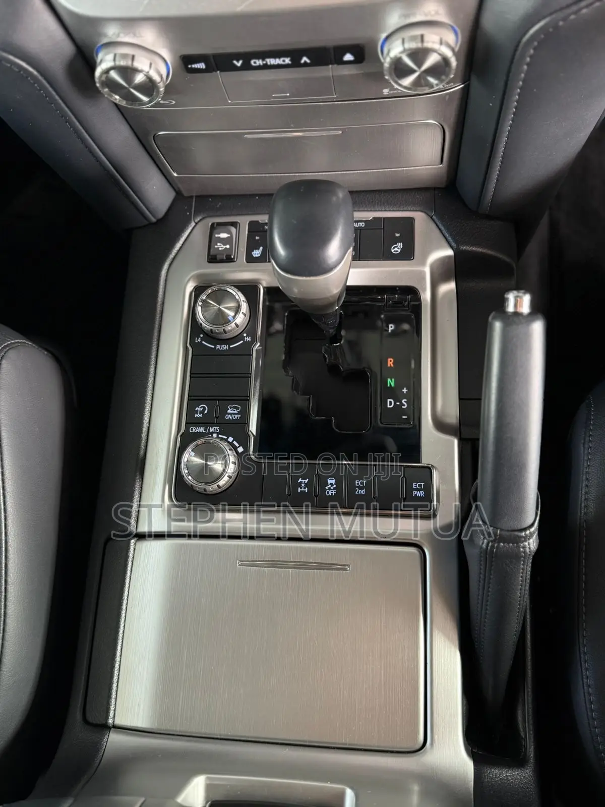 Toyota Land Cruiser 4.6 V8 AX 2019 White