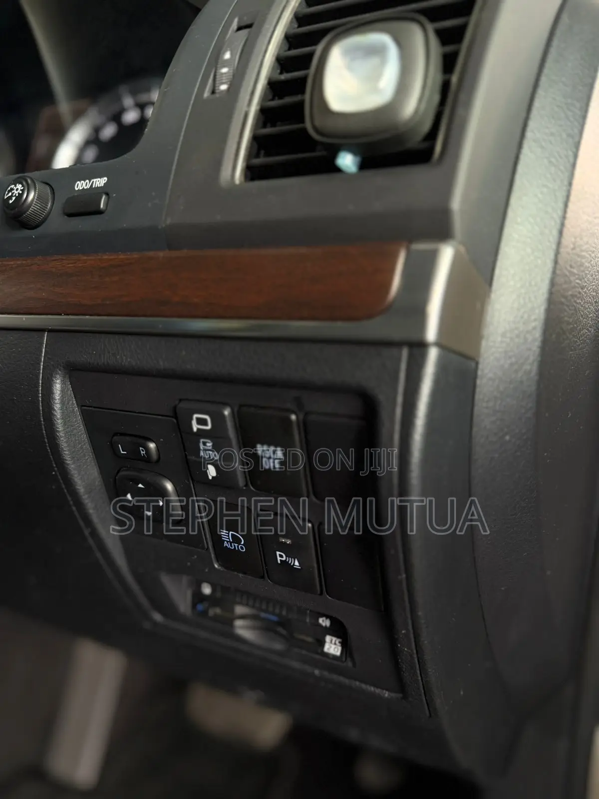 Toyota Land Cruiser 4.6 V8 AX 2019 White