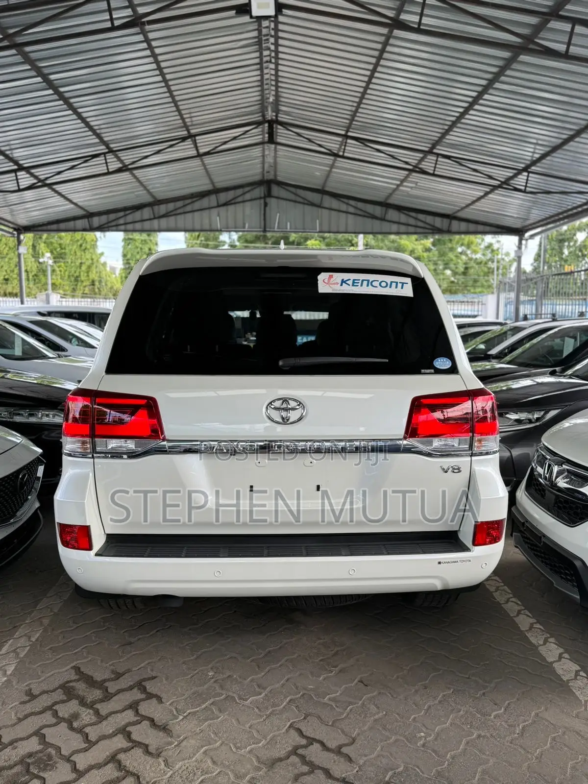Toyota Land Cruiser 4.6 V8 AX 2019 White