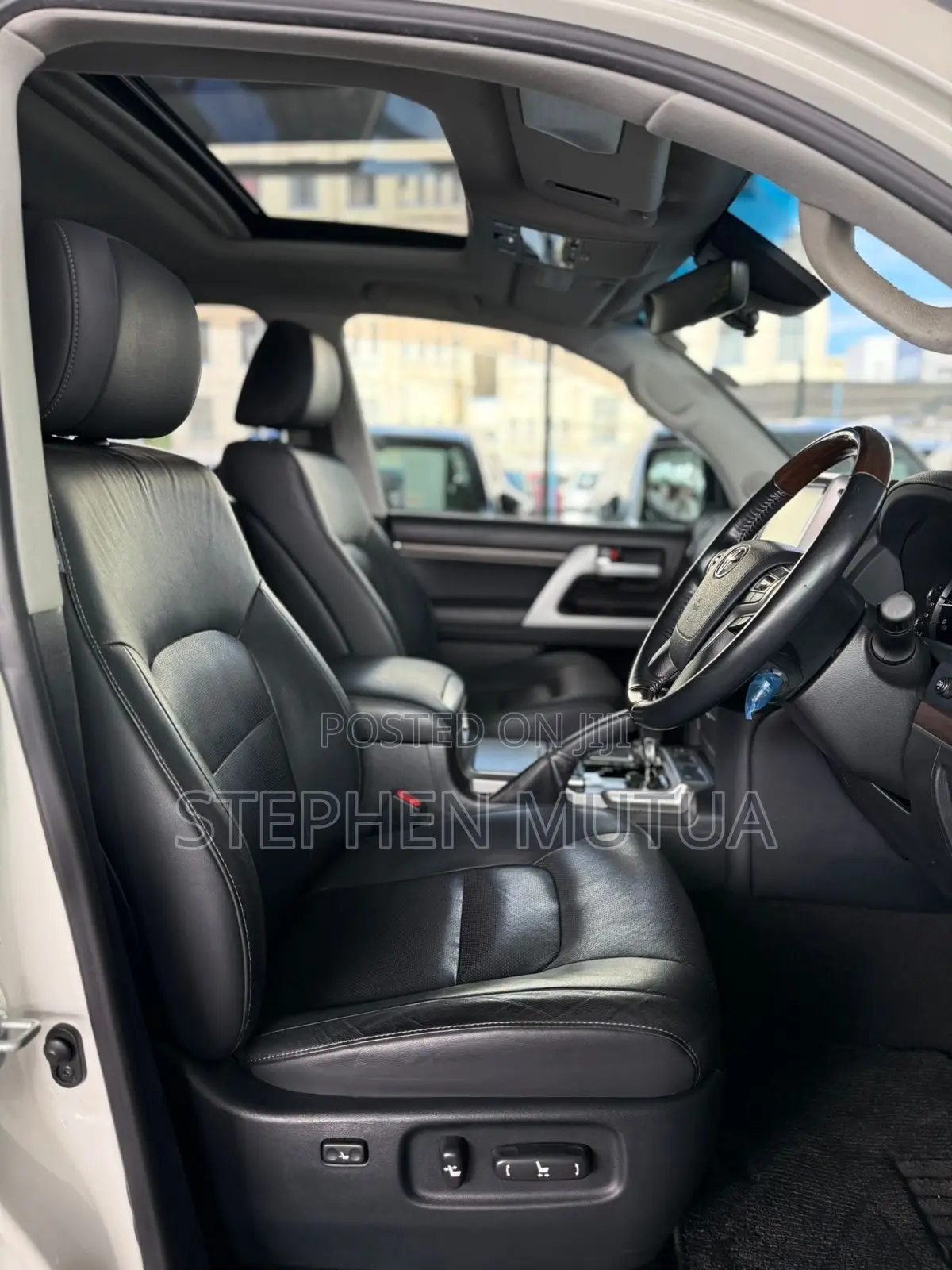 Toyota Land Cruiser 4.6 V8 AX 2019 White