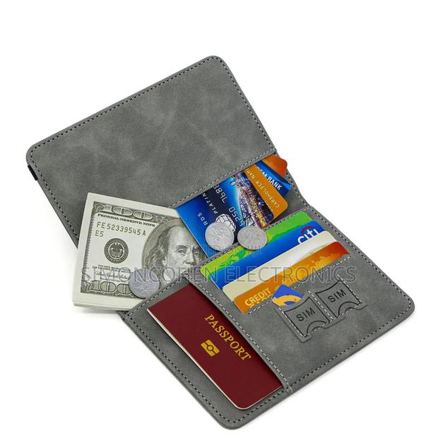 Large Capacity Passport Holder - thumbnail 2