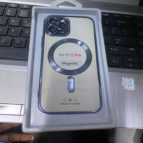 iPhone 12 Pro Magnetic Case - Clear Acrylic