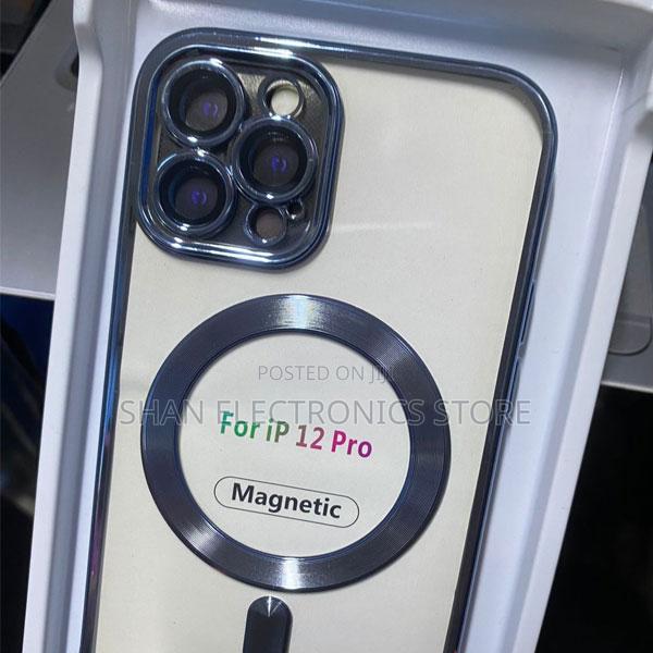 iPhone 12 Pro Magnetic Case - Clear Acrylic - thumbnail 3