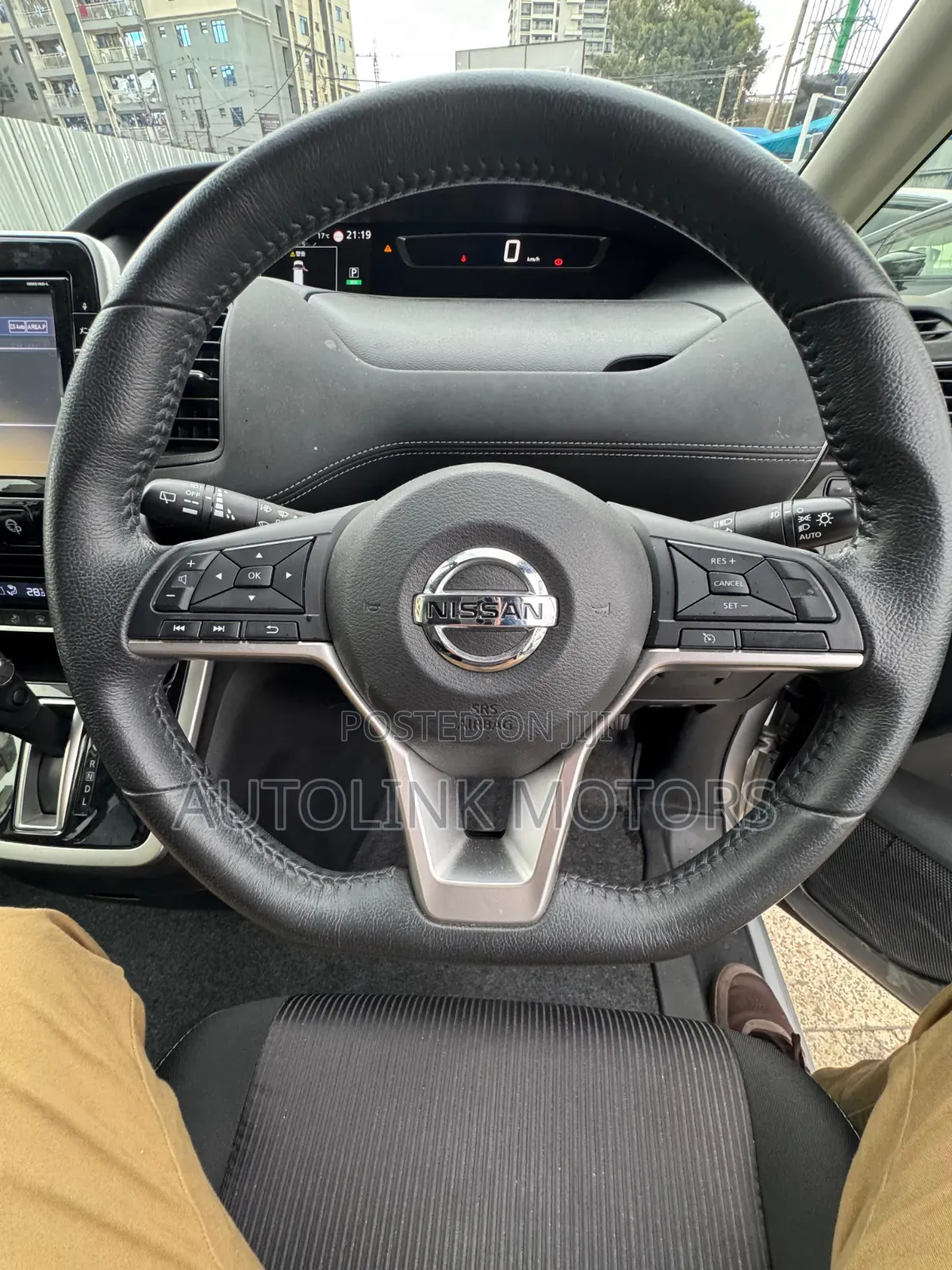 Nissan Serena 2019 Silver