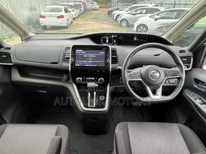Nissan Serena 2019 Silver