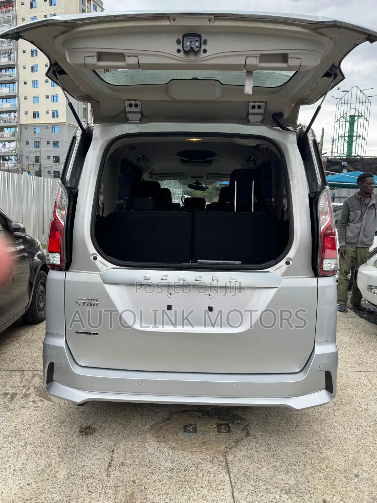 Nissan Serena 2019 Silver