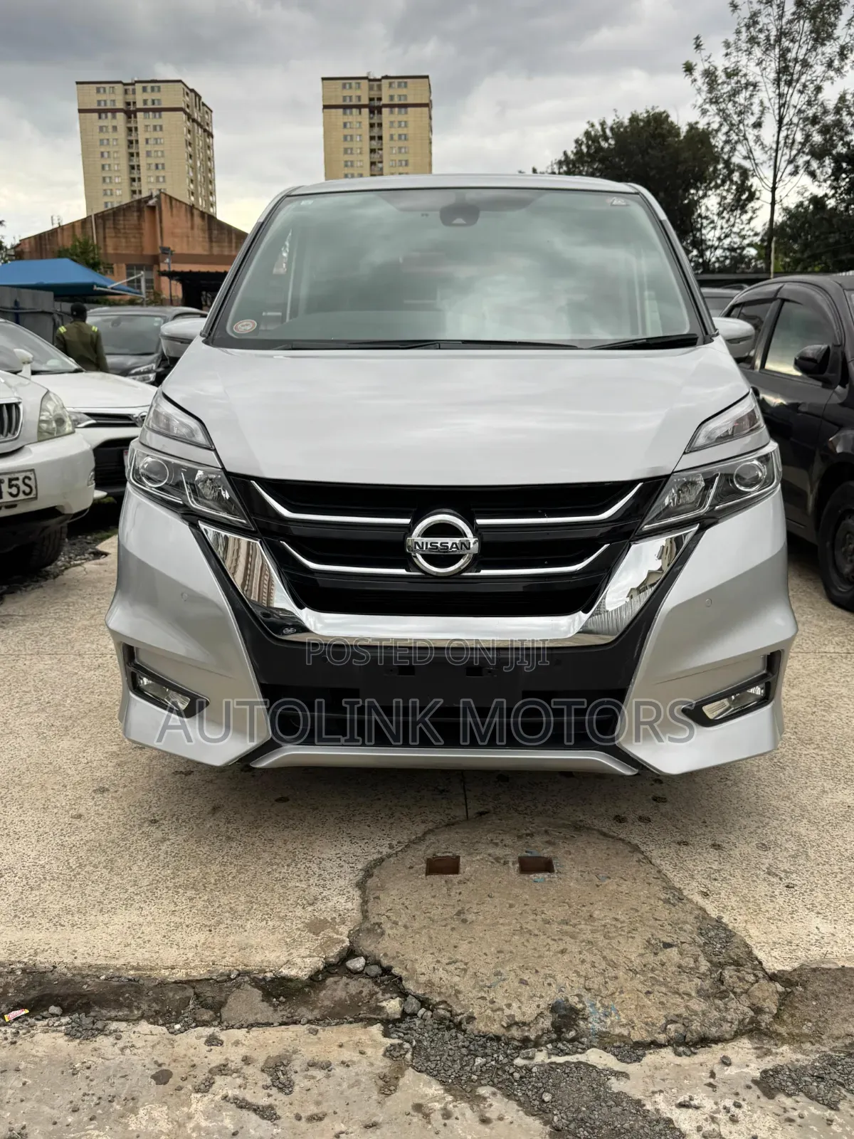 Nissan Serena 2019 Silver