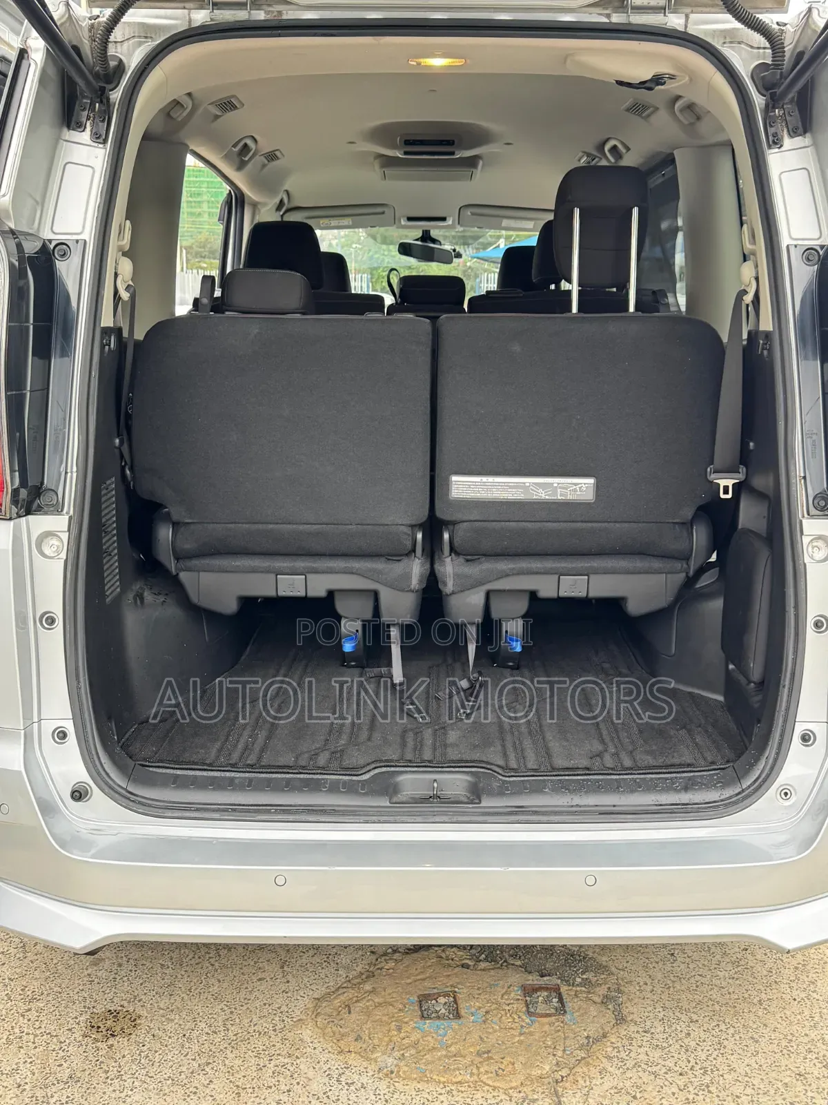 Nissan Serena 2019 Silver