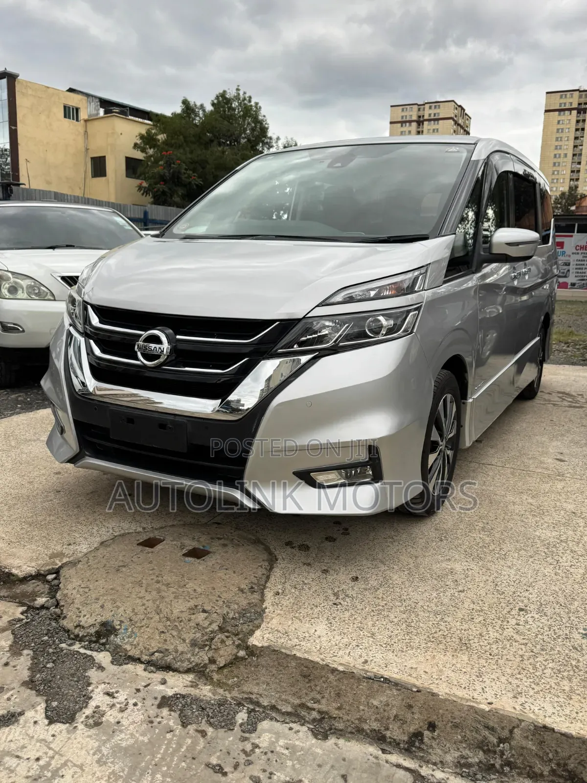 Nissan Serena 2019 Silver
