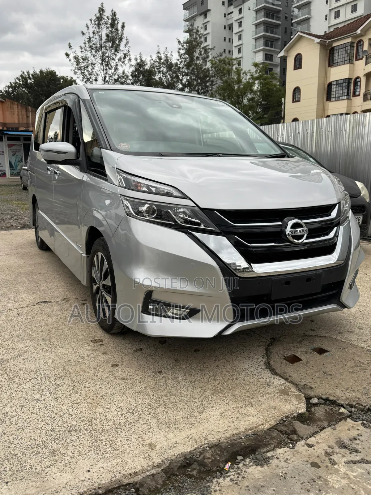 Nissan Serena 2019 Silver