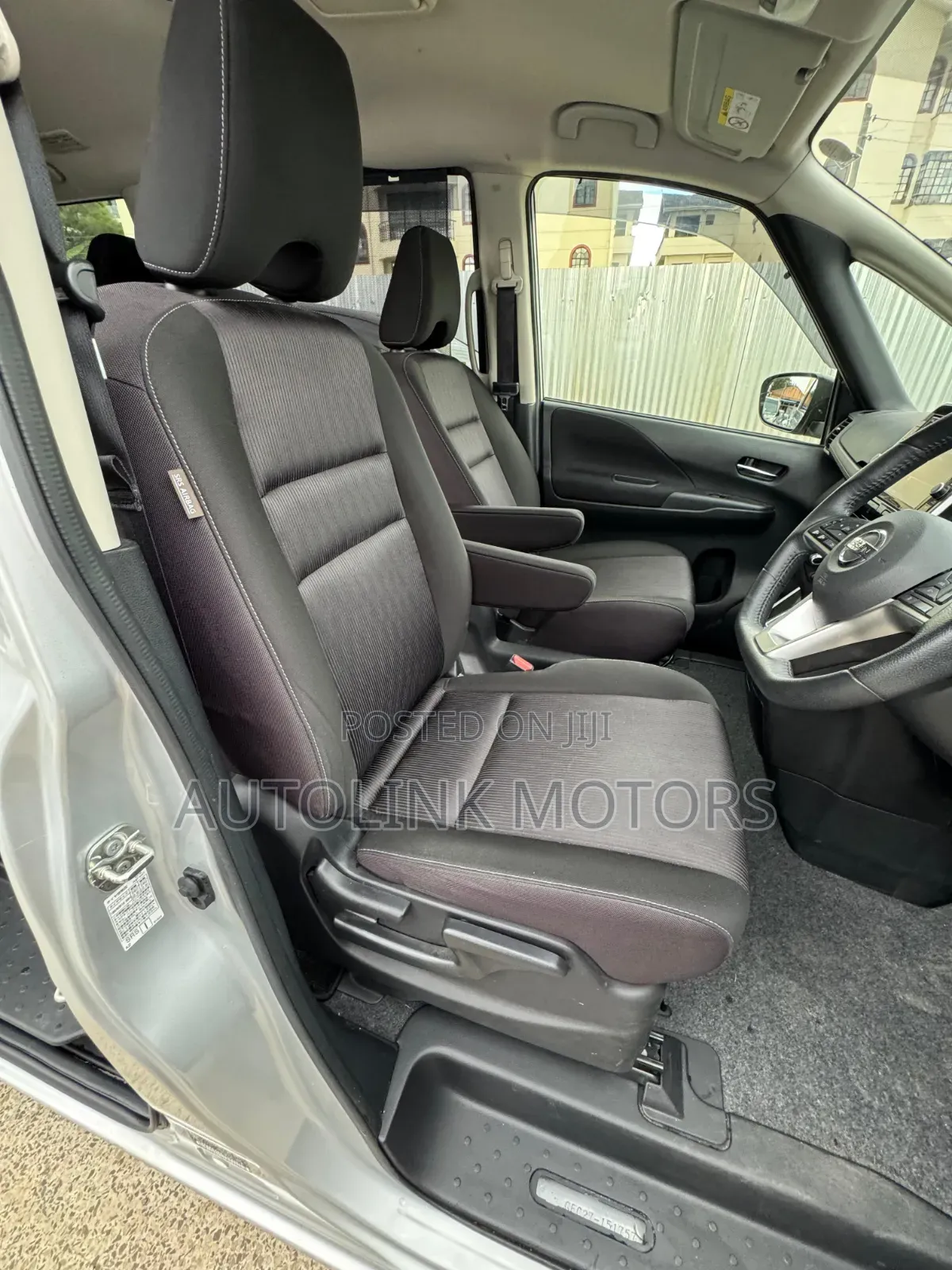 Nissan Serena 2019 Silver