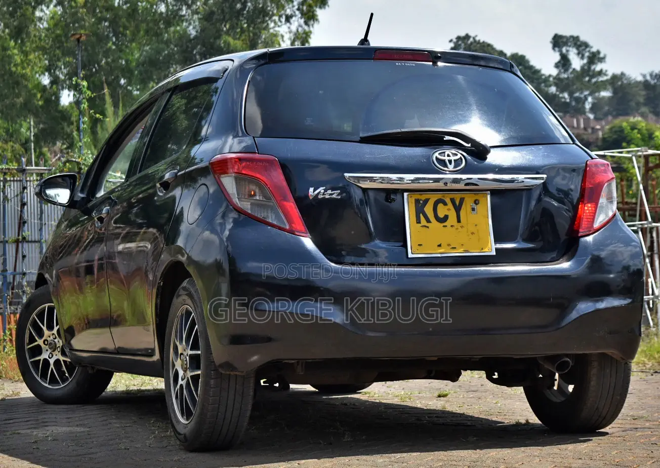 Toyota Vitz 2013 Black