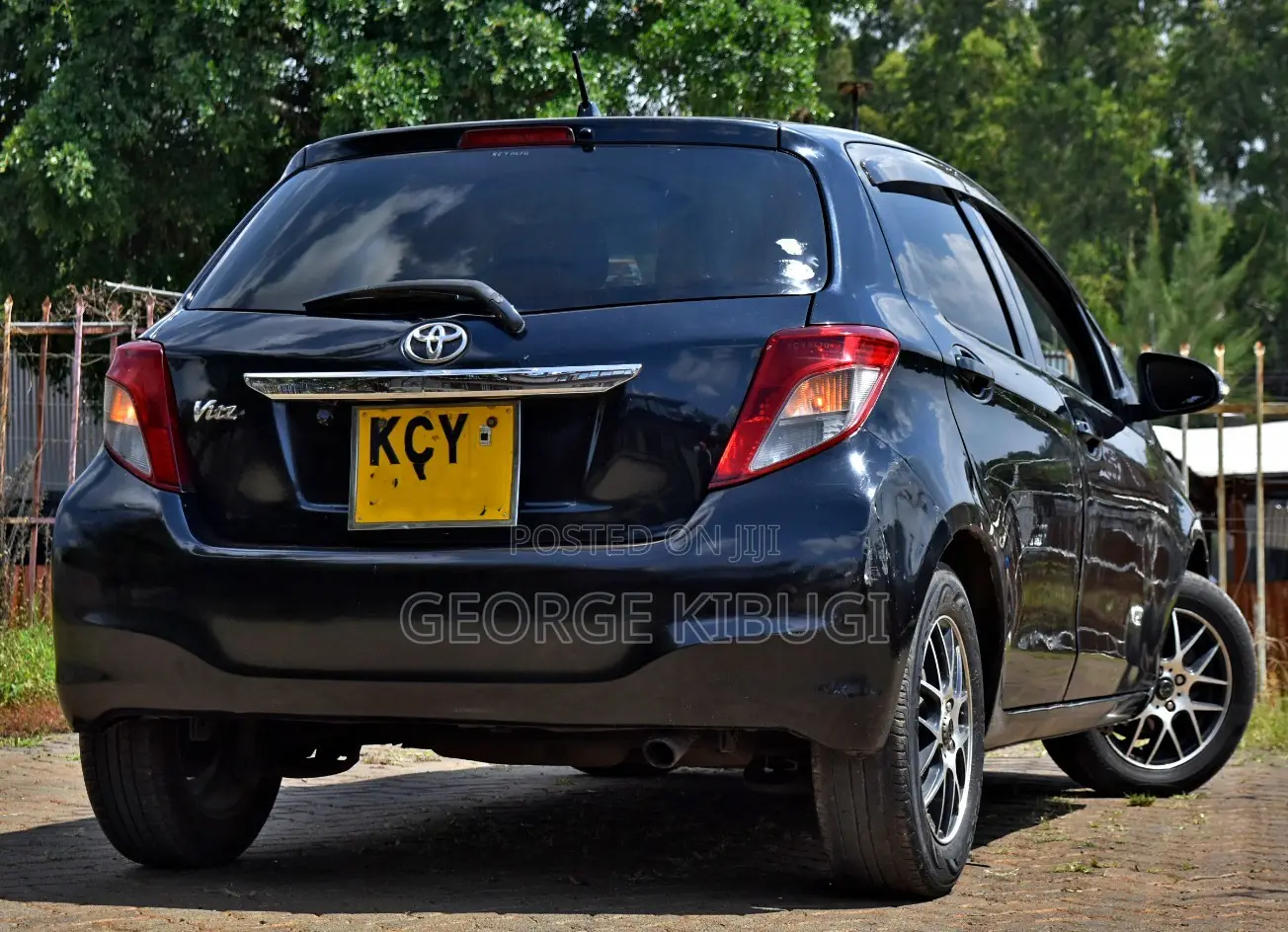Toyota Vitz 2013 Black
