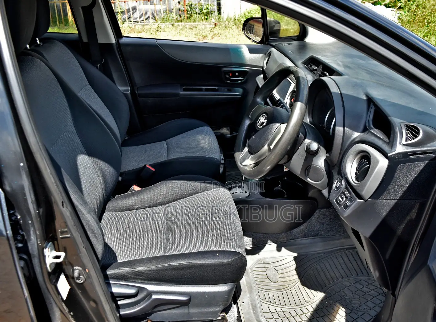 Toyota Vitz 2013 Black