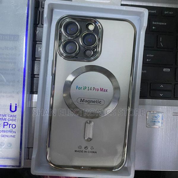 iPhone 14 Pro Max Clear Magnetic Case Compatible With Magsafe - thumbnail 2