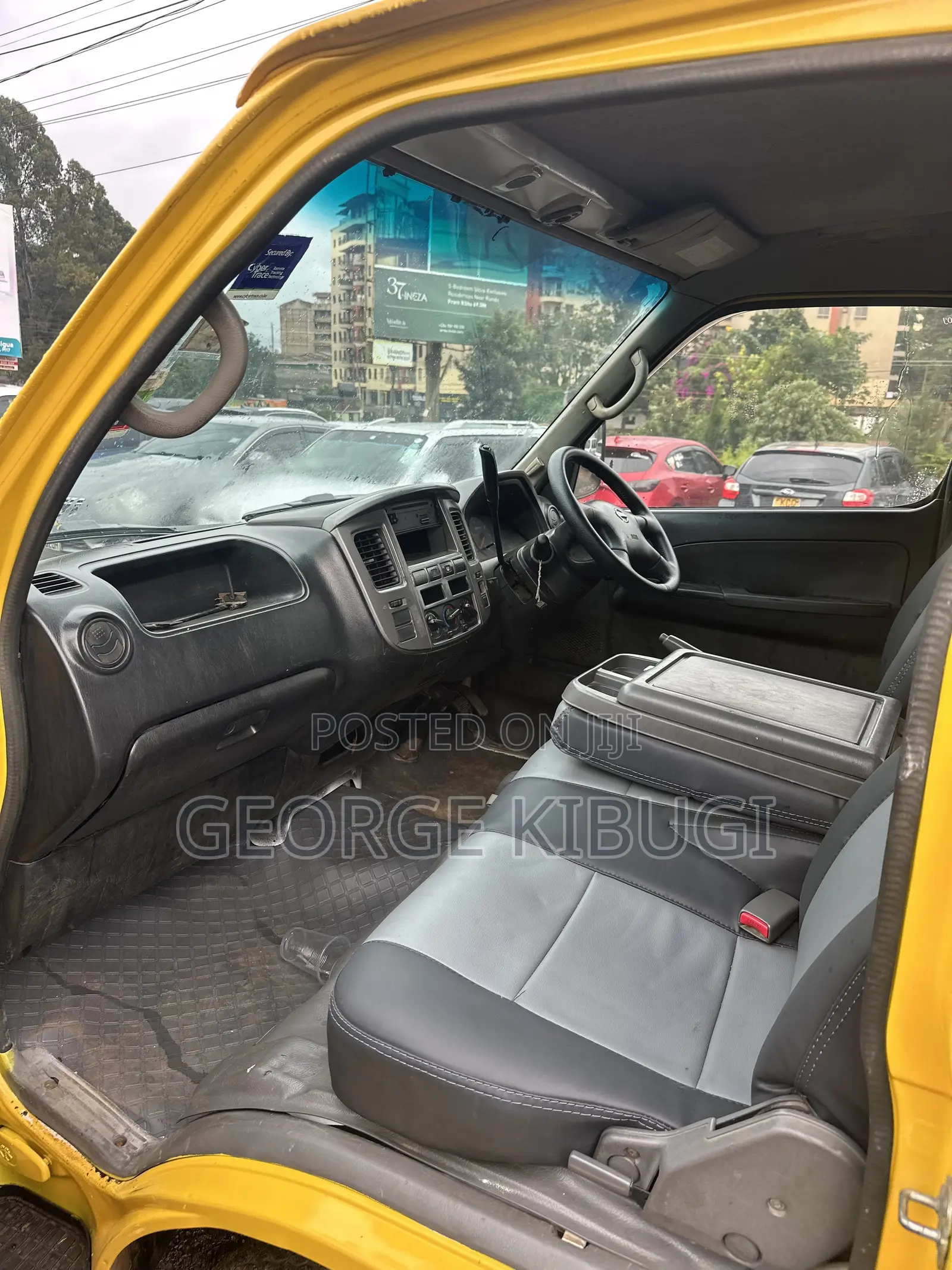 Nissan Caravan 2008 Yellow