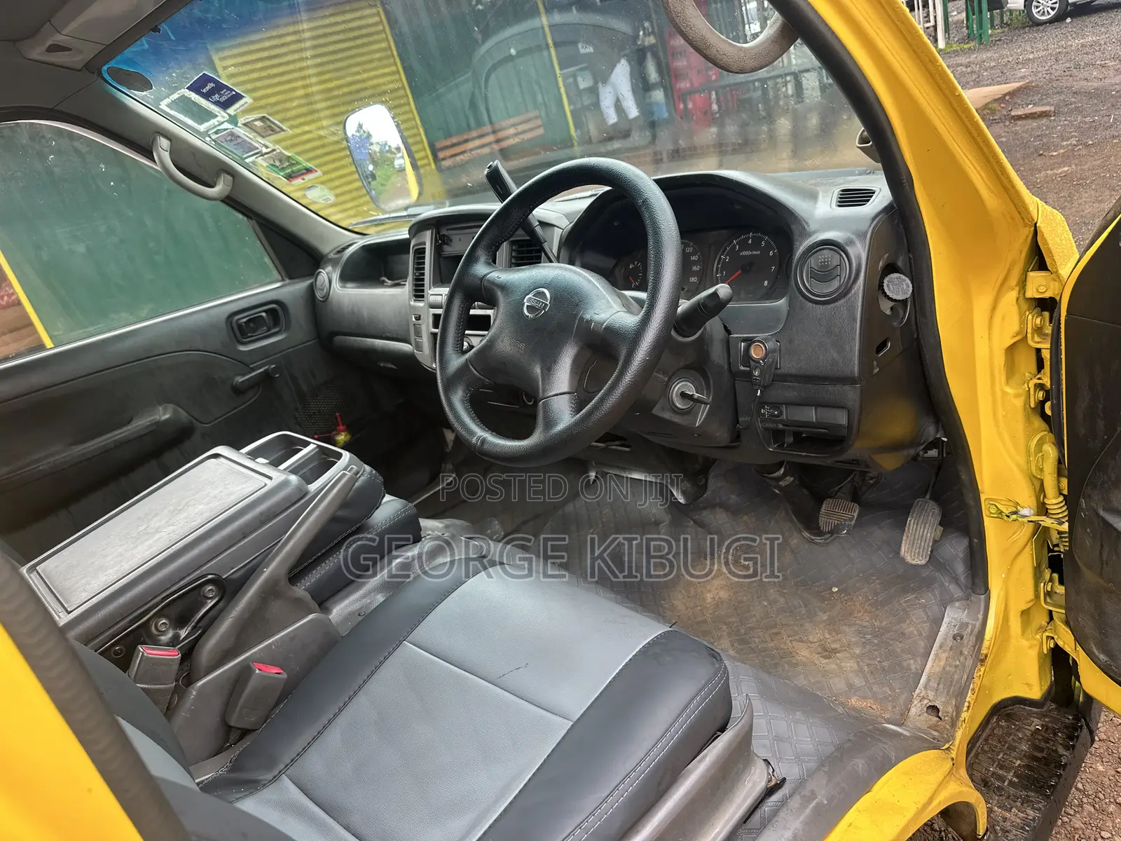 Nissan Caravan 2008 Yellow