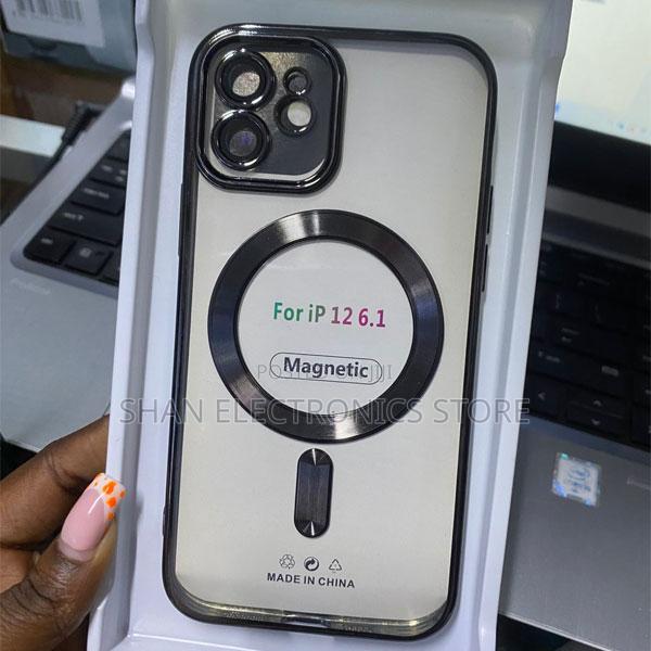 iPhone 12 Magnetic Case - Black - thumbnail 2