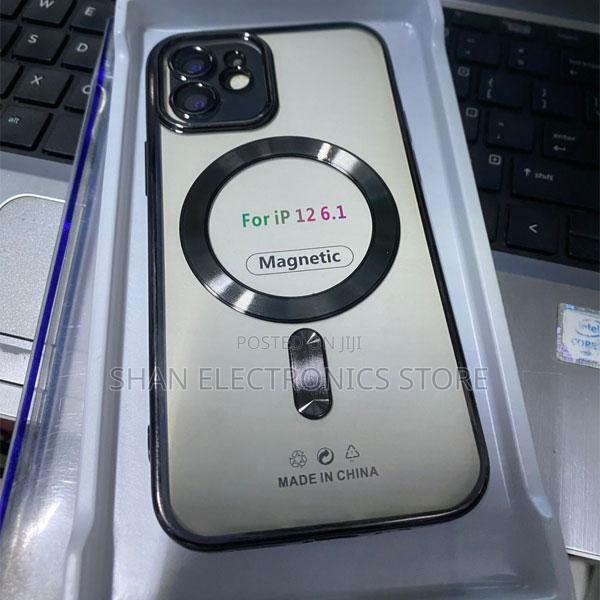 iPhone 12 Magnetic Case - Black - thumbnail 3