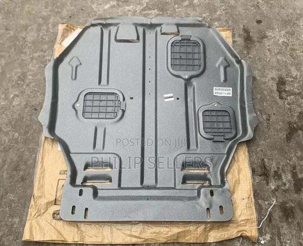 Underbody Shield to Protect the Engine Compartment of Mitsubishi - thumbnail 2