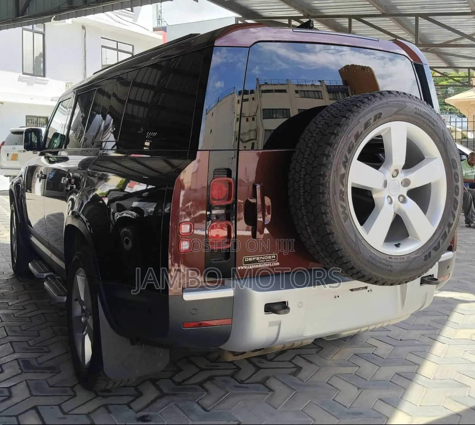 Land Rover Defender X-Dynamic SE 2023 Brown