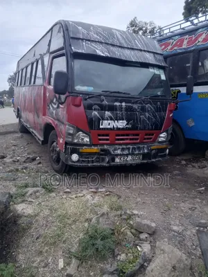 Isuzu NQR 2014 Red