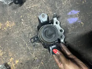 Daihatsu Mira Engine Mounting