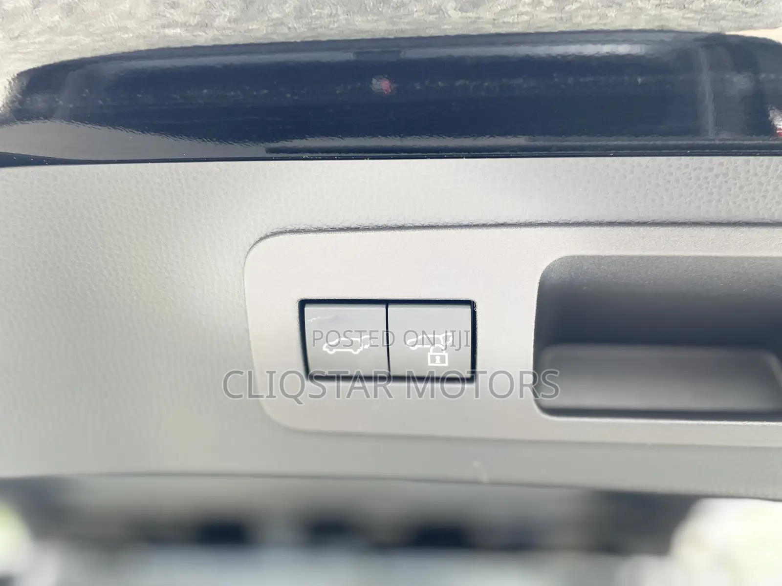 Toyota Land Cruiser LC300 2023 Black