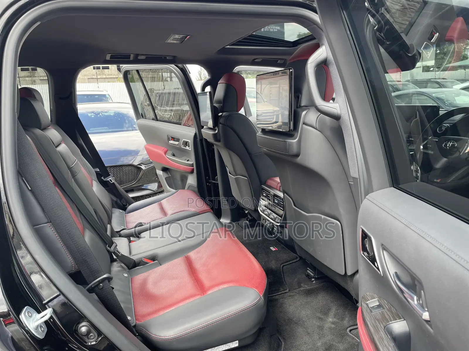 Toyota Land Cruiser LC300 2023 Black