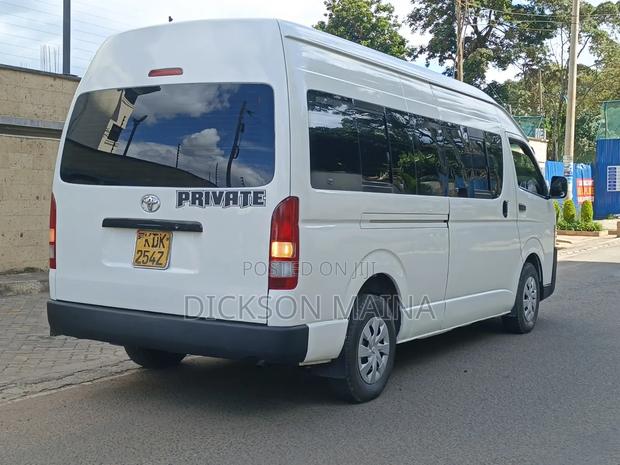 Toyota HiAce 2017 White - thumbnail 4