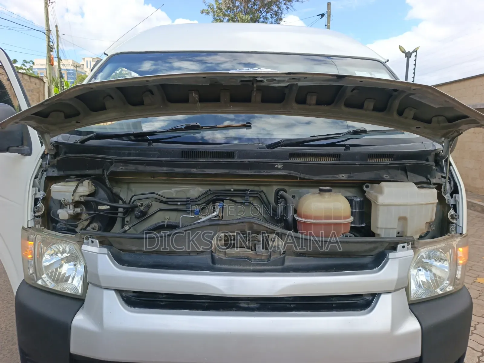Toyota HiAce 2017 White