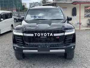 Toyota Land Cruiser LC300 2023 Black